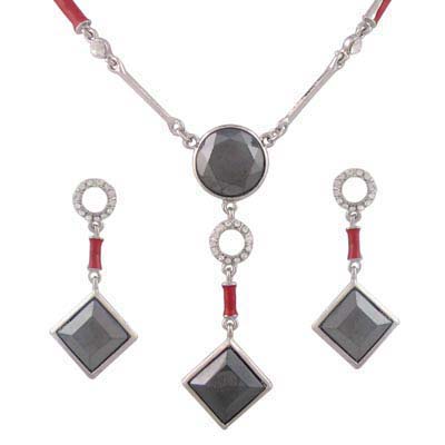 Swarovski Crystal Circle Pendant Jewelry Set