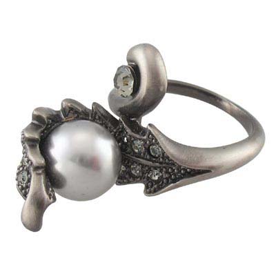 Swarovski Crystal Antique Pearl Ring, US size8