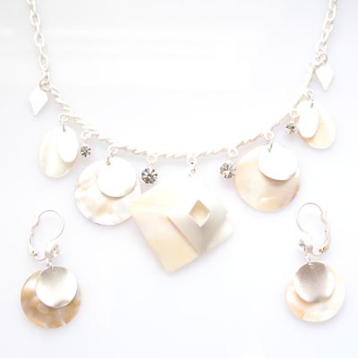 Swarovski Crystal Shell Pendant Jewelry Set